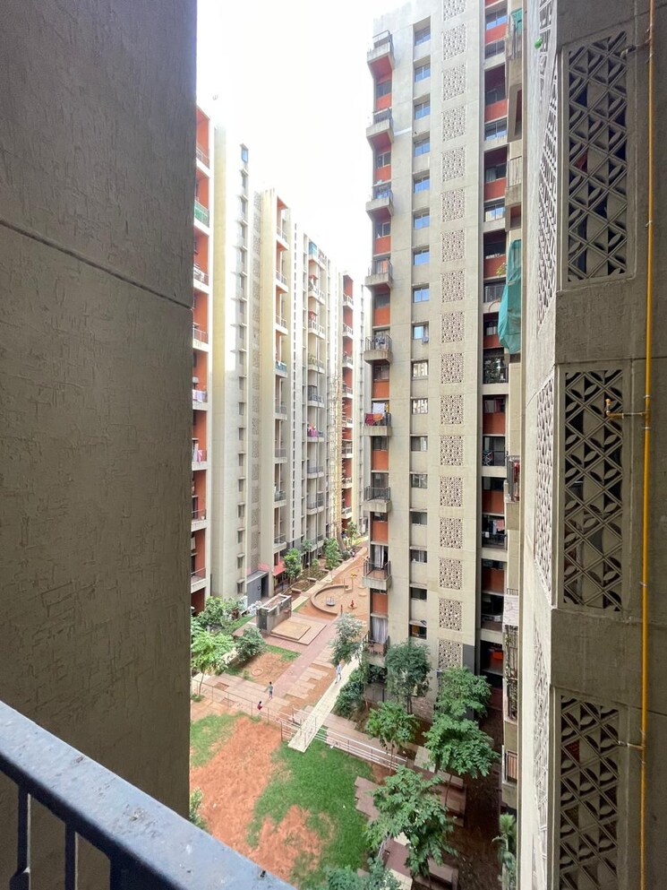 Exterior View, lodha-palava-city-lakeshore-greens 1.5 Bedroom 634 Sq.Ft. Apartment In Dombivli East Thane 9307118