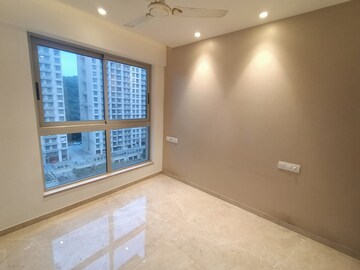 Room in 1 BHK Apartment at Hiranandani Regent Hill, Powai – for Rent