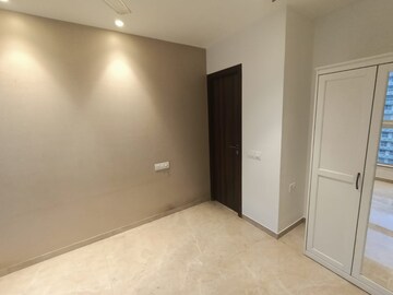 Room in 1 BHK Apartment at Hiranandani Regent Hill, Powai – for Rent