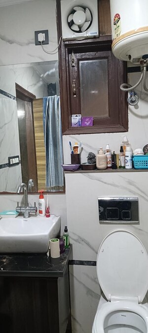 Master Bedroom in 2 BHK Builder Floor at Malviya Nagar – for Rent