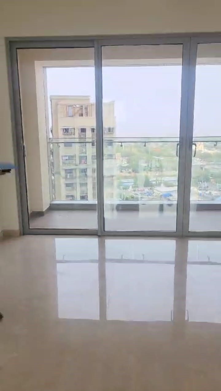 2 BHK + Servant Room Apartment For Rent in Colaba