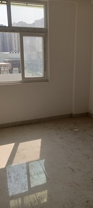 Room in 2 BHK Builder Floor at AVS Tower, Sector 73 – for Rent