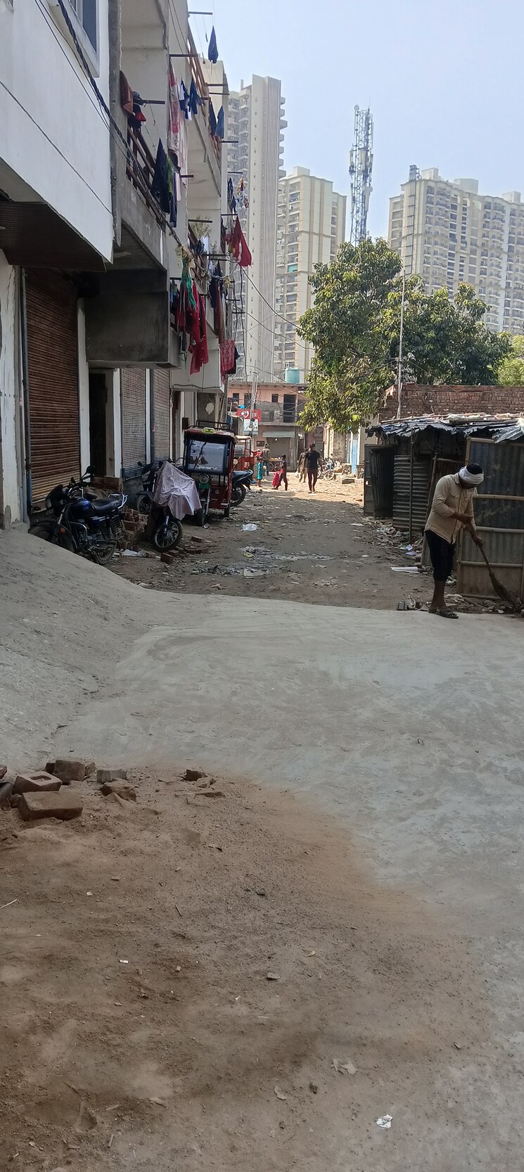  Parking, avs-tower 2 Bedroom 850 Sq.Ft. Builder Floor In Sector 73 Noida 9307184