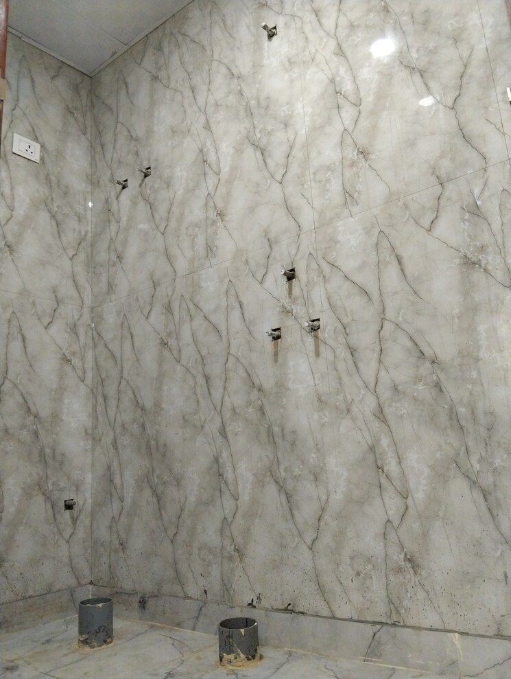 Bathroom, sector 73 2 Bedroom 1050 Sq.Ft. Builder Floor In Sector 73 Noida 9307189