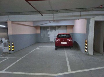 Parking in 2 BHK Apartment at Kalpataru Immensa, Kolshet Road – for Rent