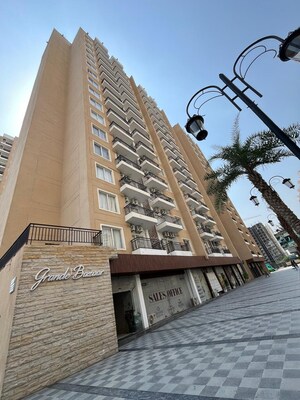  Shop – Exterior View View at Earthcon Casa Grande, Chi V Greater Noida - for Rent