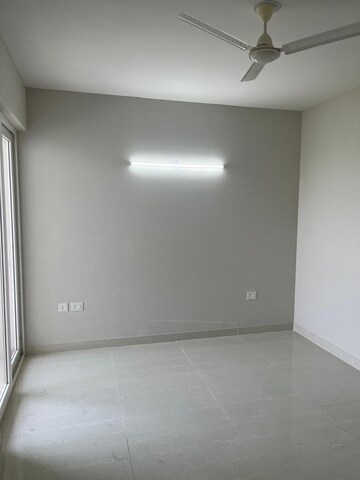Room in 3 BHK Apartment at Eldeco Live By The Greens, Sector 150 – for Rent