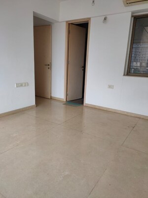 Room in 2 BHK Apartment at Kalpataru Aura, Ghatkopar West – for Rent