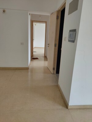 2 BHK Apartment For Rent in Kalpataru Aura, Ghatkopar West