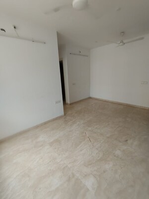 Room in 2 BHK Apartment at Hiranandani Obelia The Walk, Ghodbunder Road – for Rent