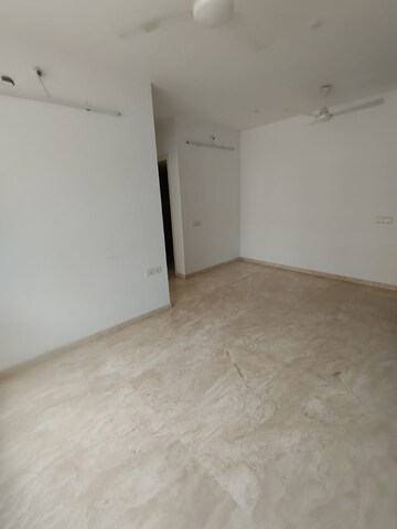Room in 2 BHK Apartment at Hiranandani Obelia The Walk, Ghodbunder Road – for Rent