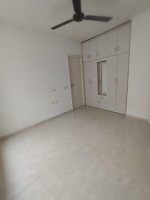 Room in 2 BHK Apartment at Hiranandani Obelia The Walk, Ghodbunder Road – for Rent