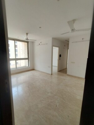 Room in 2 BHK Apartment at Hiranandani Obelia The Walk, Ghodbunder Road – for Rent