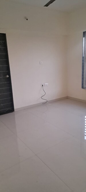 Room in 1 BHK Apartment at Pantnagar Friends CHS, Pant Nagar – for Rent