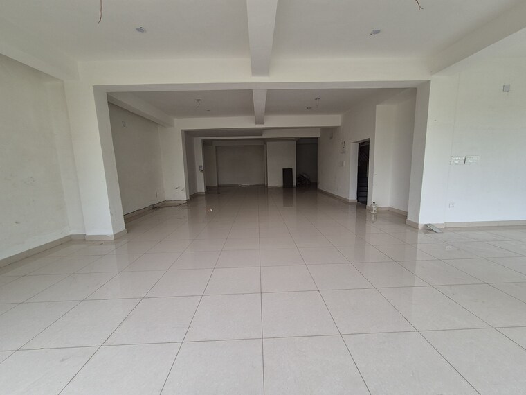 undefined, harmu road Commercial Showroom 1450 Sq.Ft. In Harmu Road Ranchi 9307319