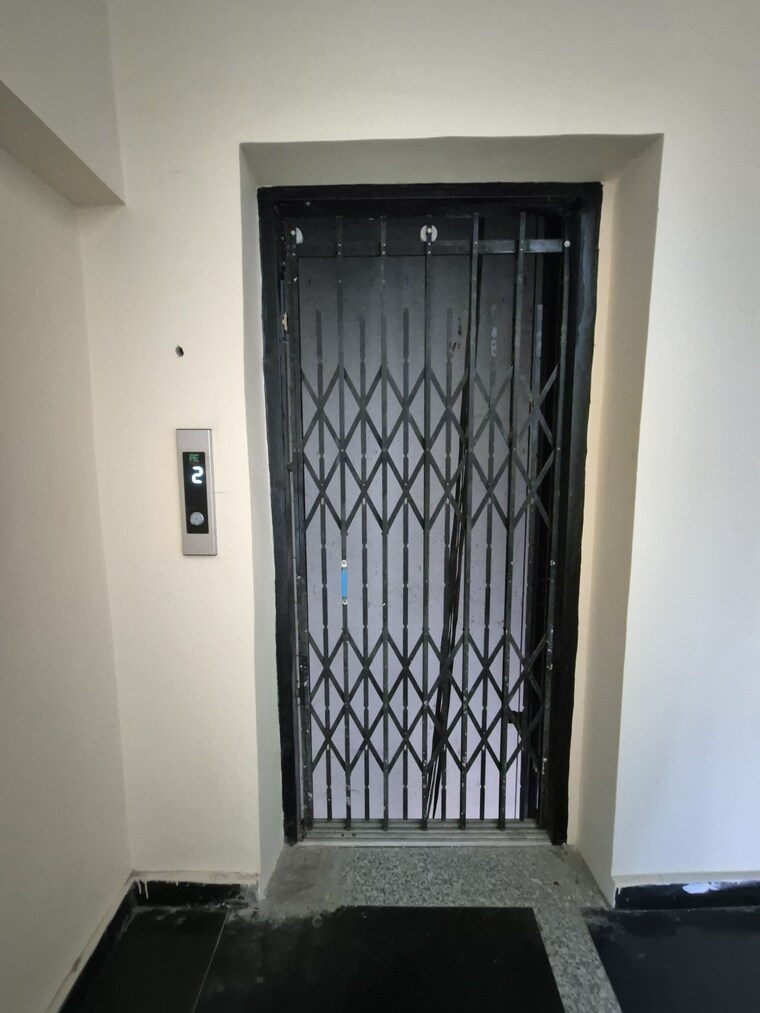 undefined, harmu road Commercial Showroom 1450 Sq.Ft. In Harmu Road Ranchi 9307319