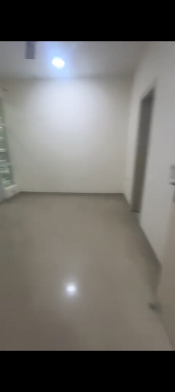 Room in 2.5 BHK Apartment at Gaur City 2 - 12th Avenue, Sector 16c Greater Noida – for Rent