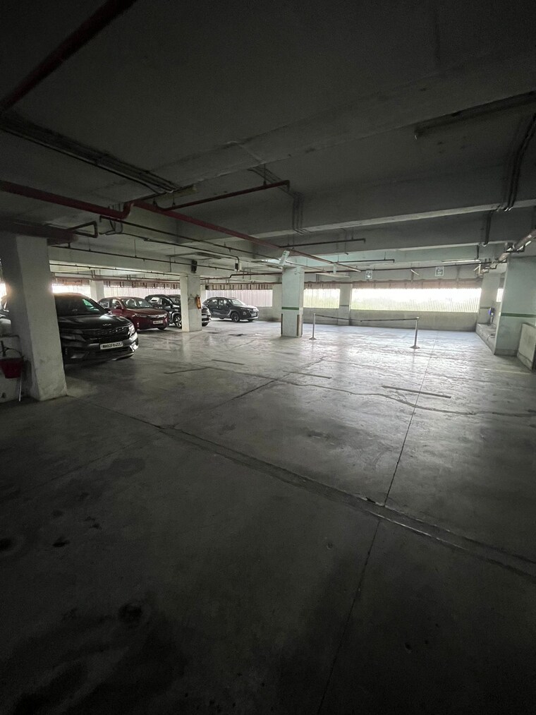  Parking, sunshine-tower-dadar Commercial Office Space 115 Sq.Ft. In Dadar West Mumbai 9307392