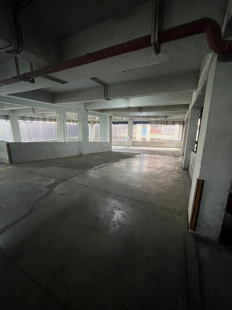  Parking, sunshine-tower-dadar Commercial Office Space 115 Sq.Ft. In Dadar West Mumbai 9307392