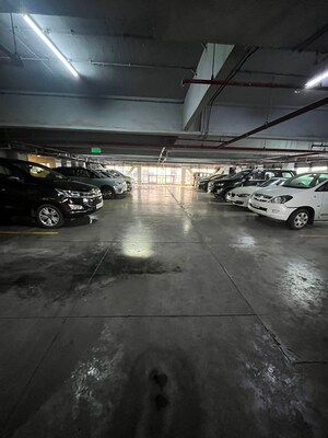 Parking in  Office Space at Sunshine Tower Dadar, Dadar West – for Sale