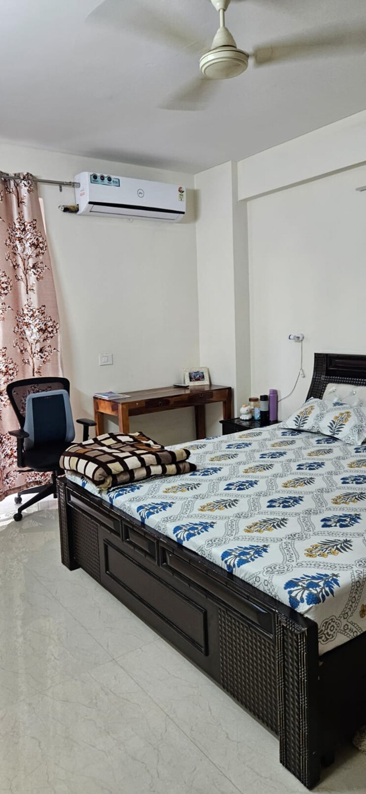 Bedroom, tulip-violet 4 Bedroom 2010 Sq.Ft. Apartment In Sector 69 Gurgaon 9307408