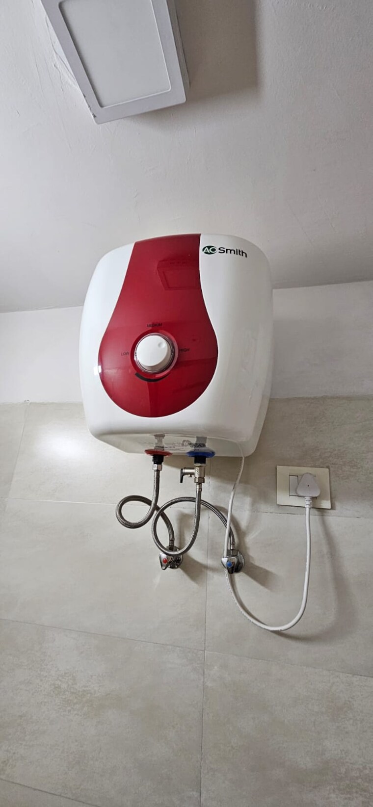 Bathroom, tulip-violet 4 Bedroom 2010 Sq.Ft. Apartment In Sector 69 Gurgaon 9307408