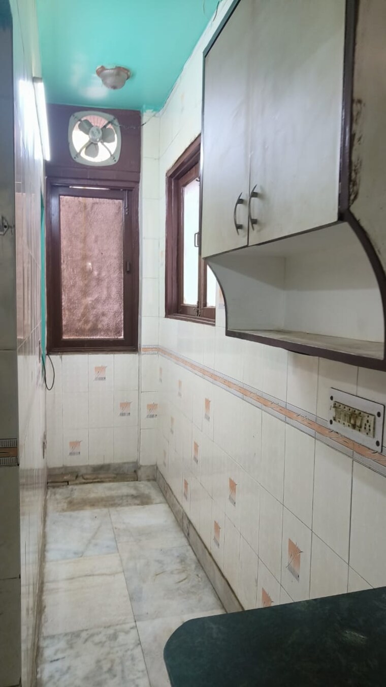 Kitchen, safdarjung enclave 2 Bedroom 150 Sq.Yd. Builder Floor In Safdarjung Enclave Delhi 9307399