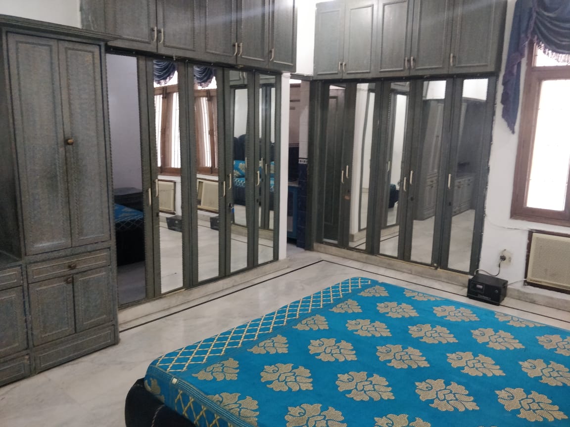 3 BHK Builder Floor For Rent in Green Park Main