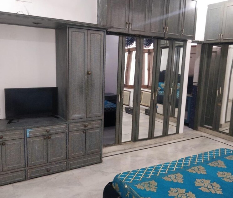 Bedroom, green park 3 Bedroom 340 Sq.Yd. Builder Floor In Green Park Delhi 9307420