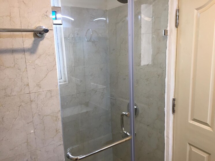 Bathroom, pioneer-park-presidia 5 Bedroom 5800 Sq.Ft. Apartment In Sector 62 Gurgaon 9307426