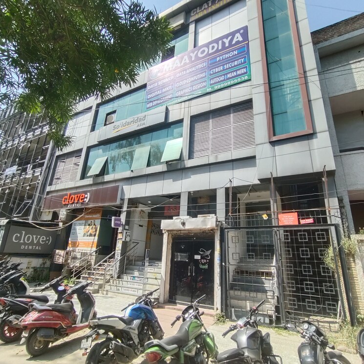 Exterior View, vikas puri Commercial Showroom 2000 Sq.Ft. In Vikas Puri Delhi 9307465