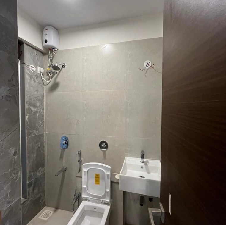 Bathroom, dotom-isle 3 Bedroom 984 Sq.Ft. Apartment In Malad West Mumbai 9307470