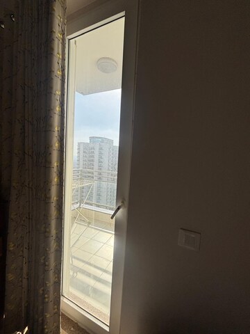 Bathroom in 3.5 BHK Apartment at DLF The Ultima, Sector 81 – for Rent