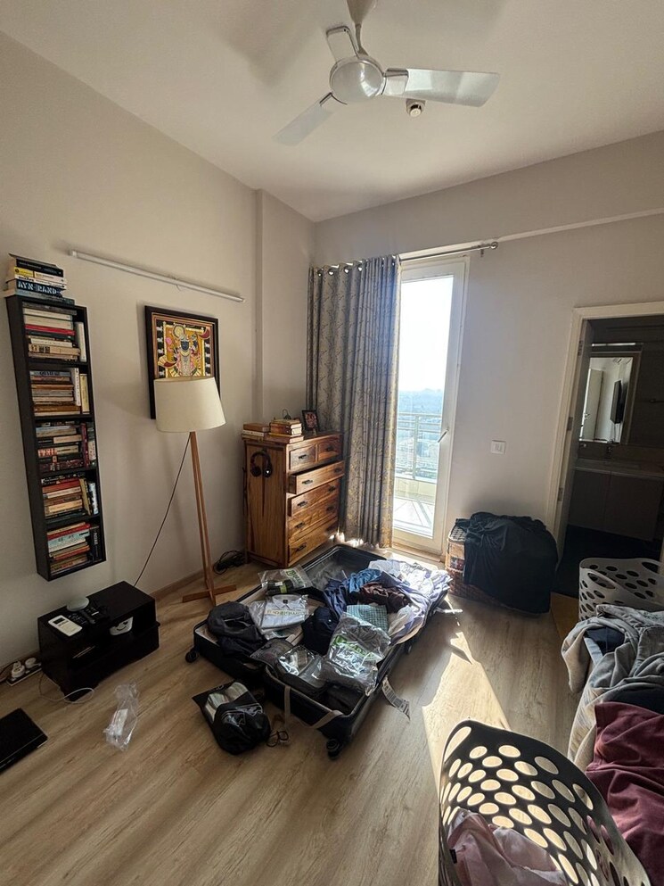 Living Room, dlf-the-ultima 3.5 Bedroom 21000 Sq.Ft. Apartment In Sector 81 Gurgaon 9307497