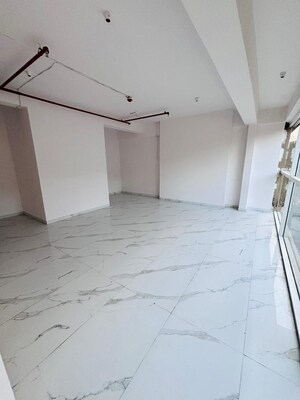  Office Space For Rent in Samrin White Rose, Louis Wadi