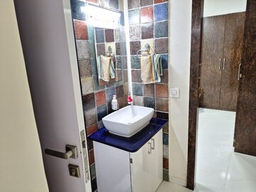 Team Area in 1 BHK Apartment at Laxmi Niwas Dadar East, Dadar East – for Rent