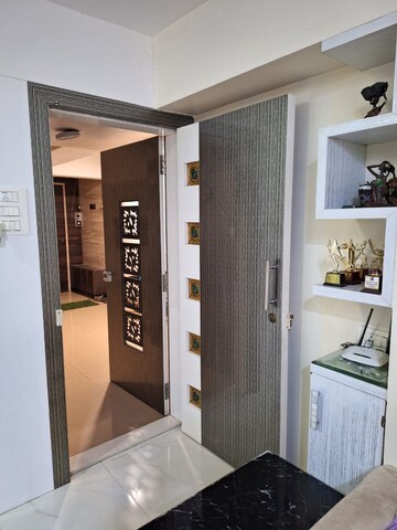 Team Area in 1 BHK Apartment at Laxmi Niwas Dadar East, Dadar East – for Rent