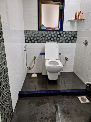 Team Area in 1 BHK Apartment at Laxmi Niwas Dadar East, Dadar East – for Rent