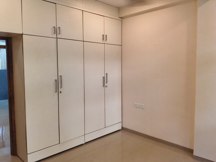 Room, khar west 1 Bedroom 550 Sq.Ft. Apartment In Khar West Mumbai 9307536