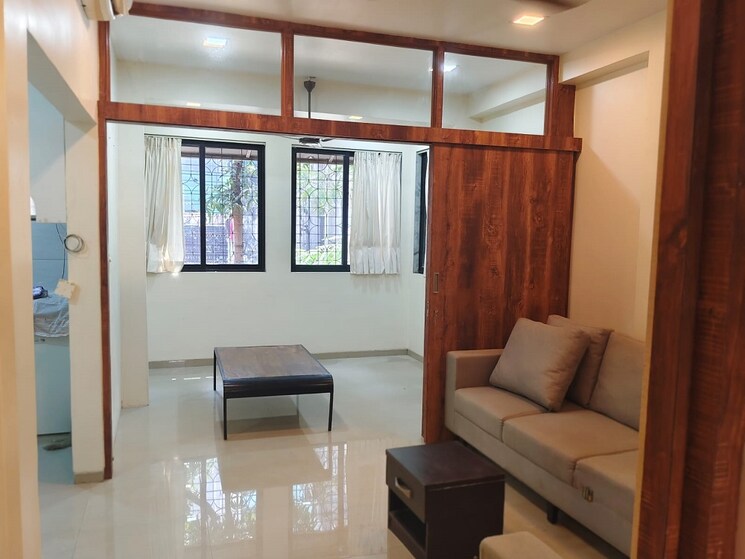 Room, khar west 1 Bedroom 550 Sq.Ft. Apartment In Khar West Mumbai 9307536