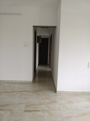 Room in 2 BHK Apartment at Vile Parle West – for Rent