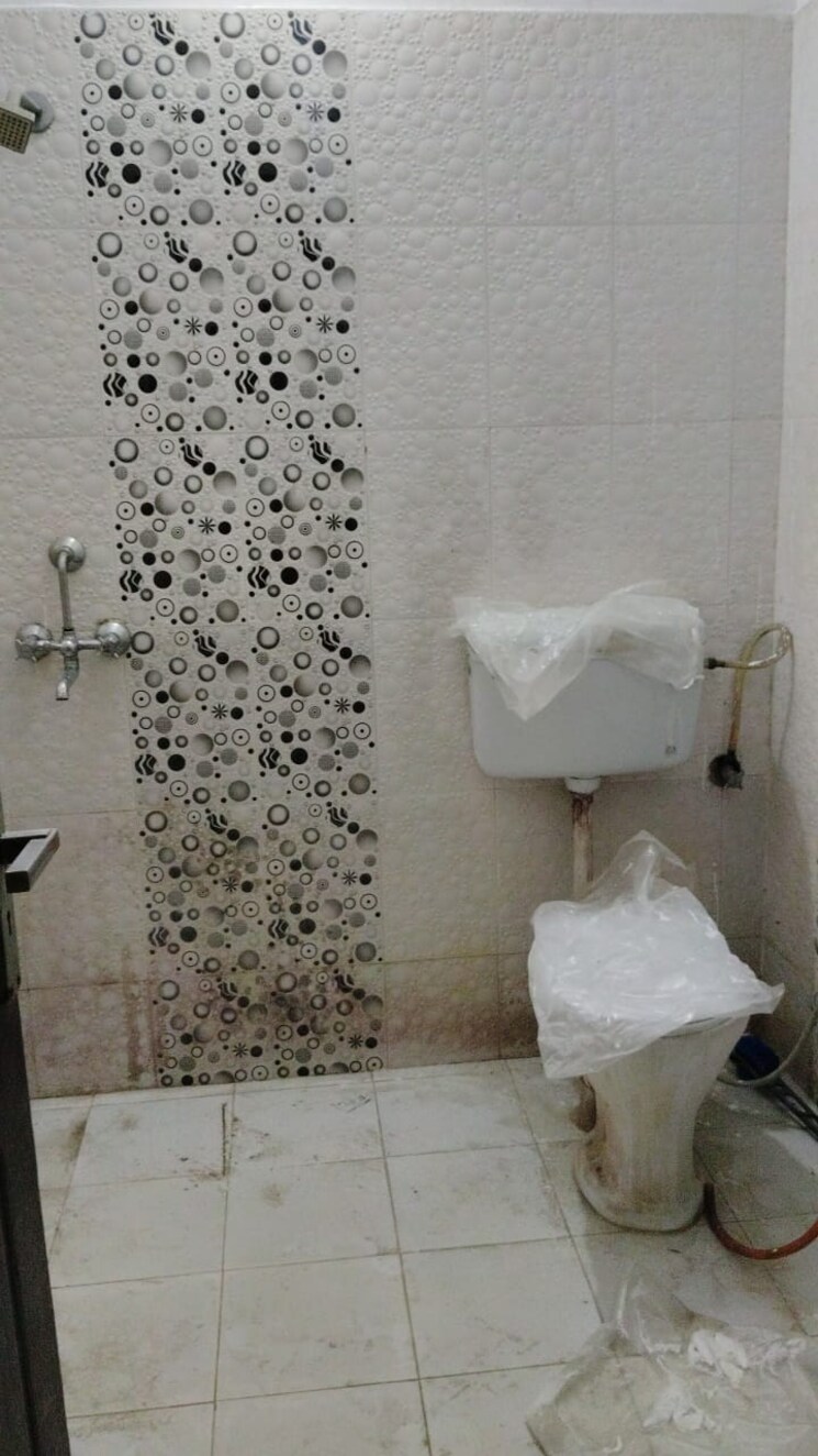 Bathroom, pardos-okas-residency 2 Bedroom 899 Sq.Ft. Apartment In Sushant Golf City Lucknow 9307552