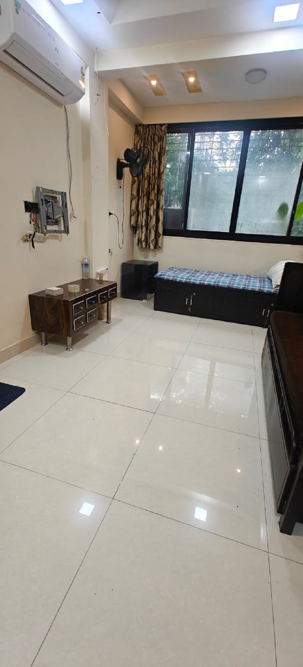 1 BHK + Pooja Room Apartment For Rent in Bandra West