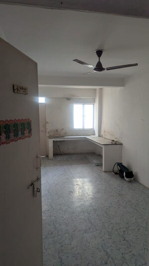 Bathroom in 2 BHK Apartment at Vineet Khand – for Rent