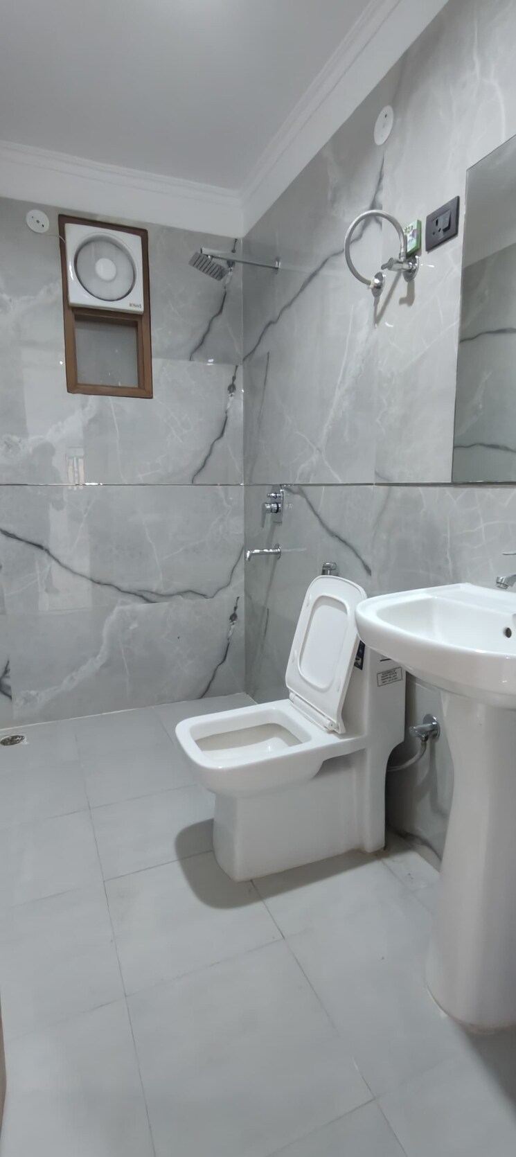 Bathroom, chattarpur 3 Bedroom 1200 Sq.Ft. Builder Floor In Chattarpur Delhi 9307633