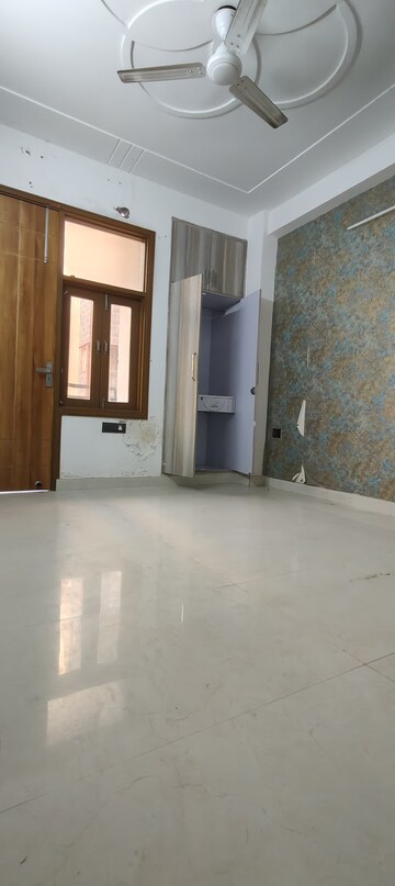 Room in 3 BHK Builder Floor at Chattarpur – for Rent