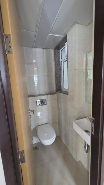 Bathroom in 1 BHK Apartment at LnT Veridian, Powai – for Rent