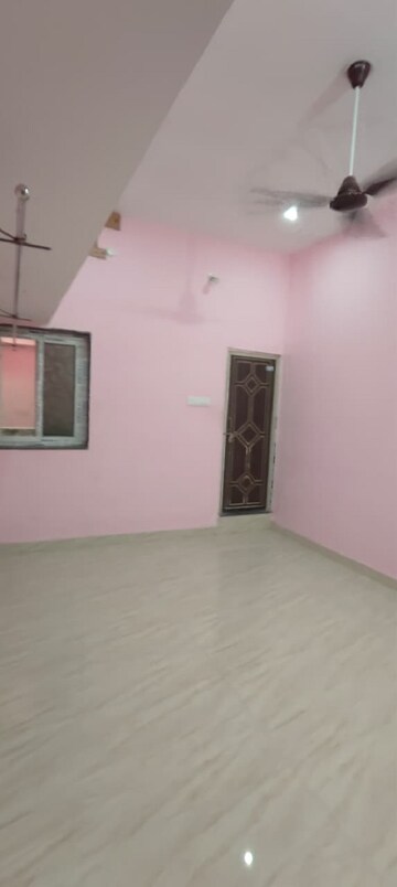 Room in 2 BHK Independent House at Bhatagaon – for Rent