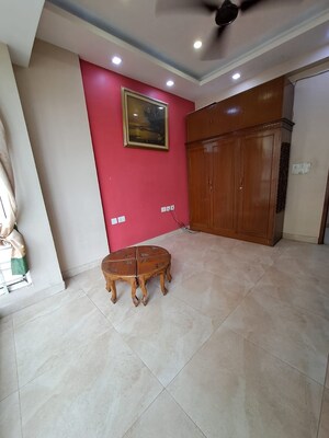 Room in 4 BHK Apartment at Merlin Cambridge, Tollygunge – for Rent