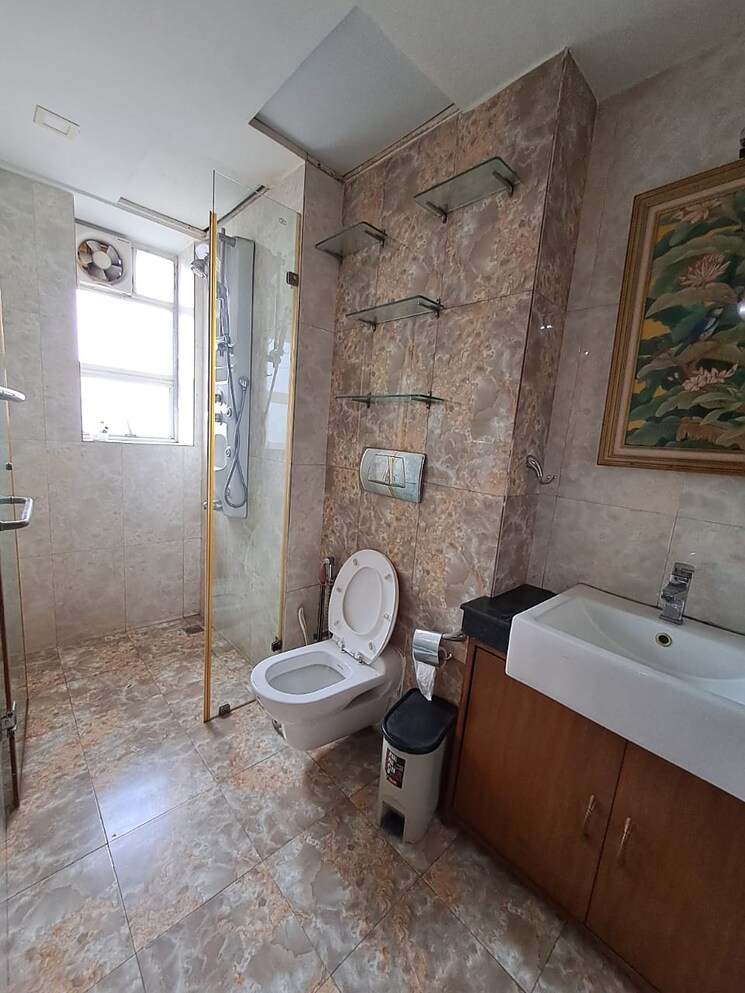 Bathroom, merlin-cambridge 4 Bedroom 2200 Sq.Ft. Apartment In Tollygunge Kolkata 9307650